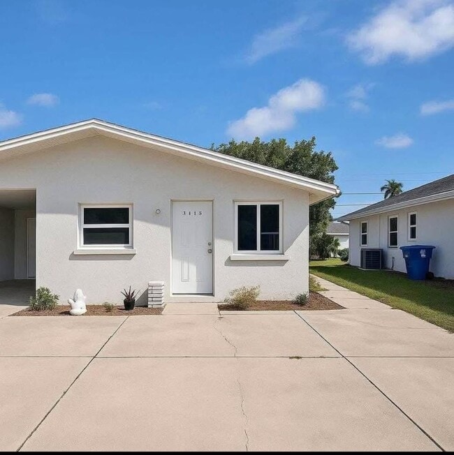 Building Photo - 3115 2nd St Unit AptA