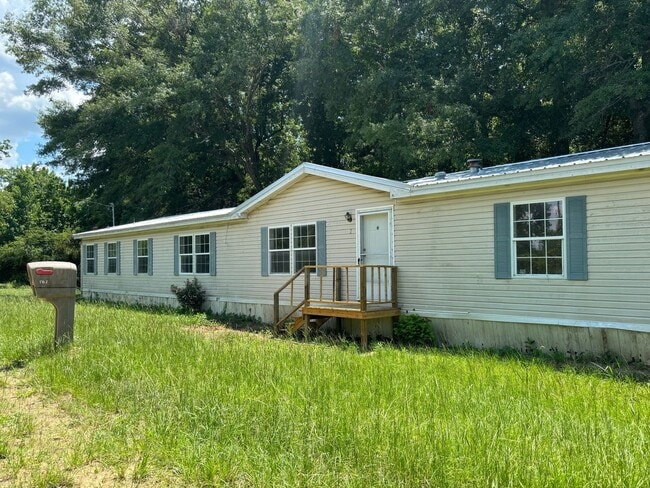 Building Photo - Doublewide mobile home on 3 acres