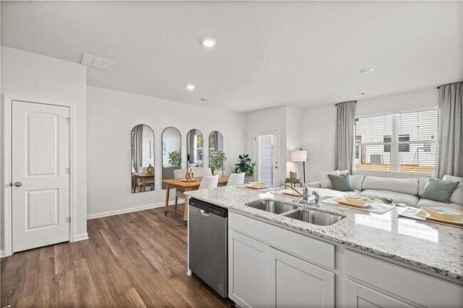 Photo - 3 Silverbell Ln NW