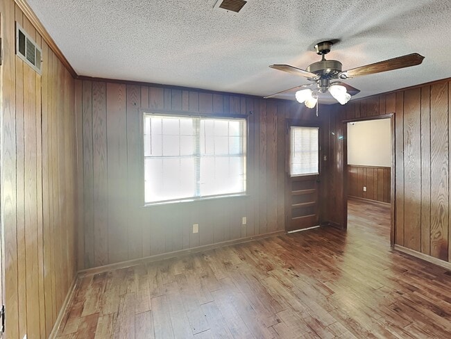 Photo - 3328 Shuster Cove