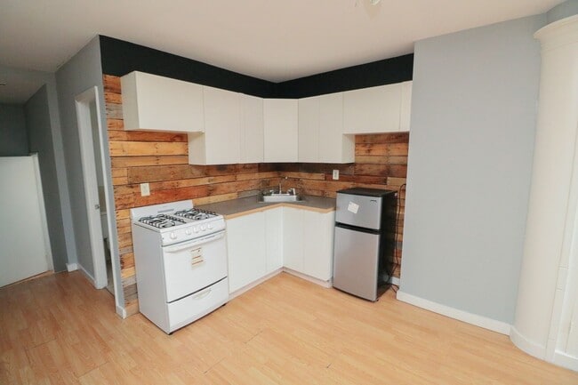 Photo - 1839 Master St Unit 2