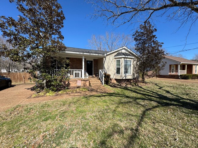 FOR LEASE - SINGLE LEVEL HOME IN W NASHVILLE - FOR LEASE - SINGLE LEVEL HOME IN W NASHVILLE