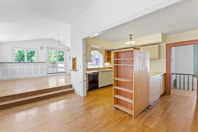 Photo - 407 Main St Unit C