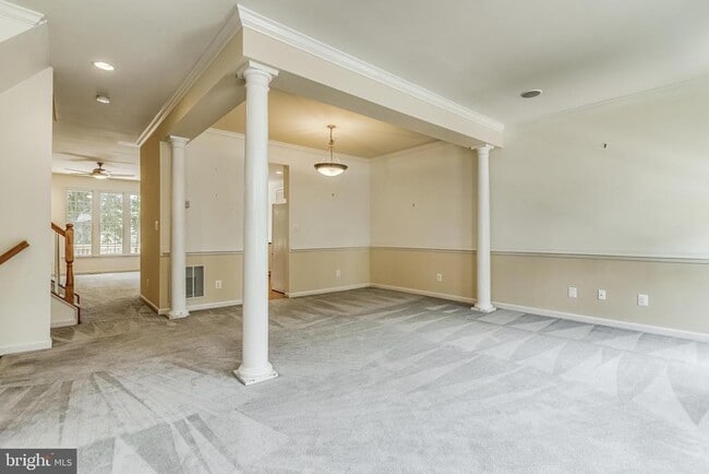 Photo - 122 Shepherdson Ln NE