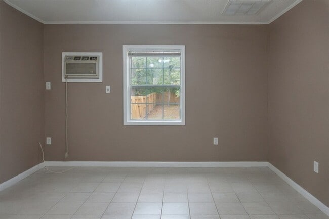 Photo - 5211 Isabelle Dr