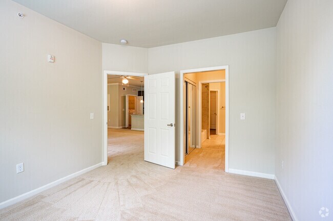 Oak- 1BR, 1BA