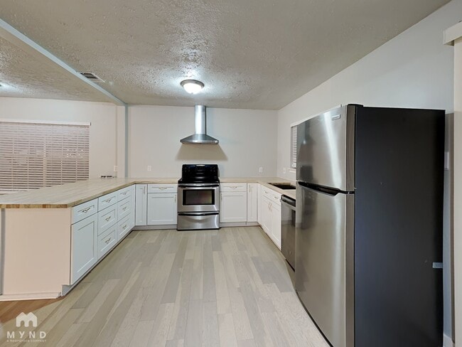 Photo - 15218 Tresch Ln