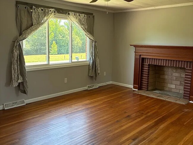 Photo - 204 Pear Tree Rd