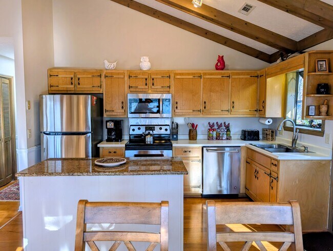 Photo - 842 Saddle Back Cir