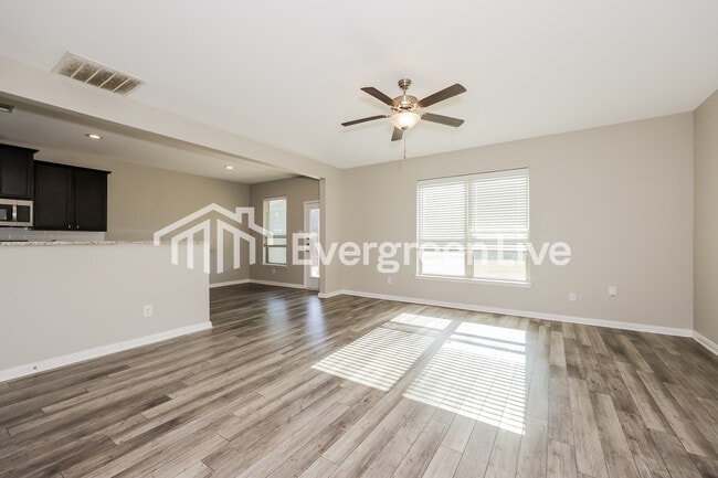 Photo - 1527 Mackinac Dr