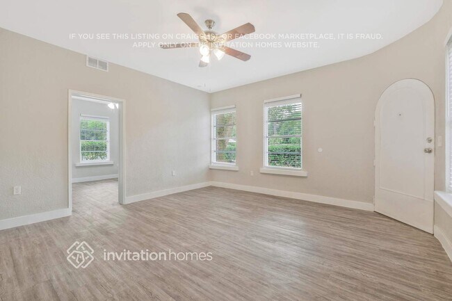 Photo - 9805 Winston St