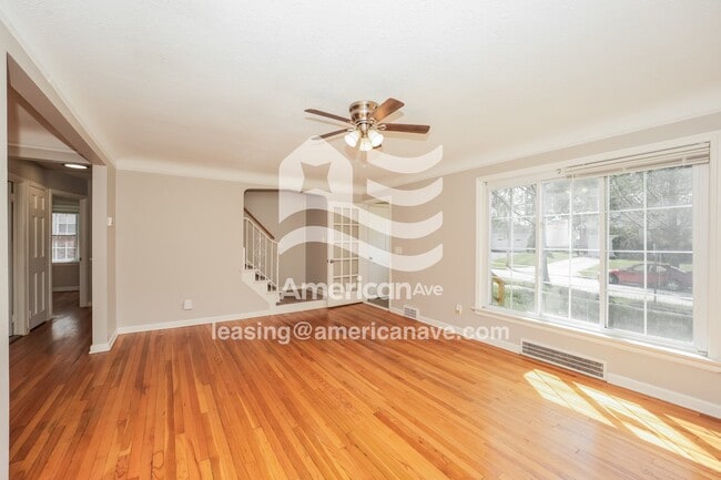 Photo - 3965 Warrendale Rd