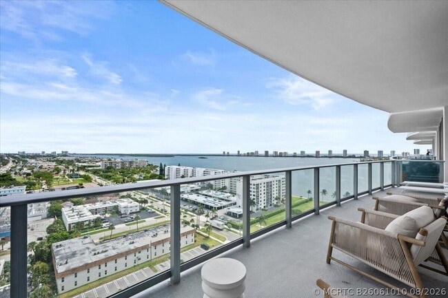 Building Photo - 220 Lake Shore Dr Unit 1513