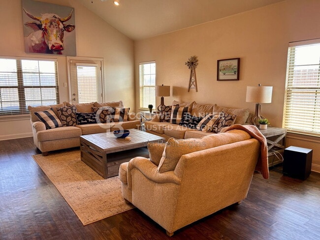 Photo - 10317 Vernon Dr