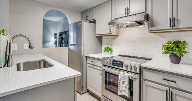 Building Photo - Mateo Apartment Homes