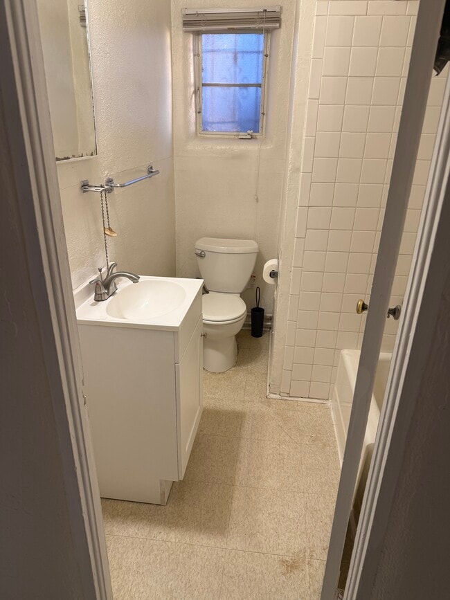 Photo - 412 Columbia Dr SE Unit A