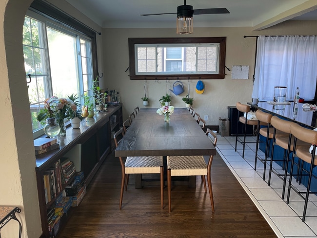 Photo - 1139 Maryland Ave E