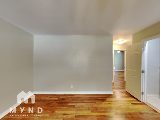 Photo - 511 Cynisca St