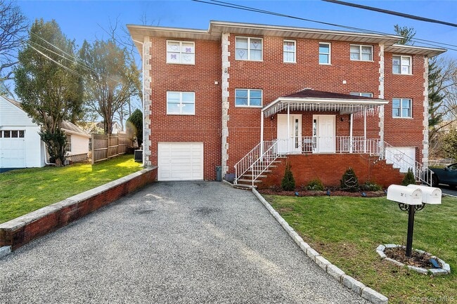 Building Photo - 36 Florence Ave Unit 1