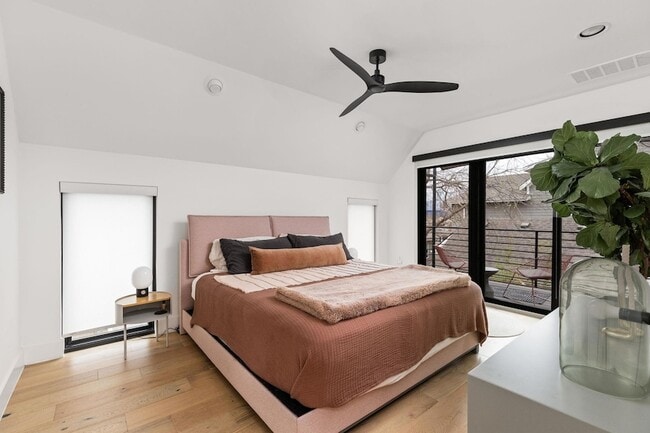 Photo - 1502 Waller St