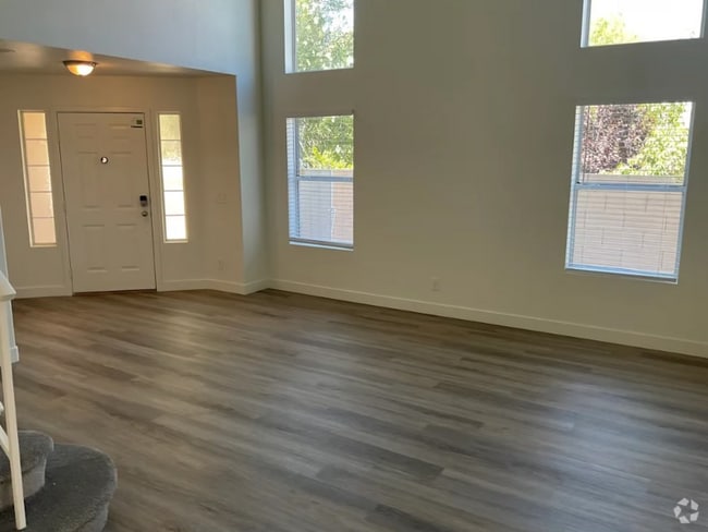 Building Photo - 3320 Twin Bridges Ct Rental