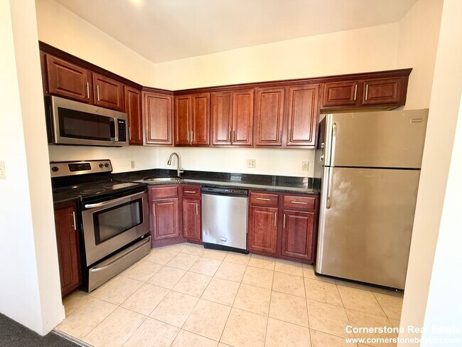 Building Photo - 606 Columbus Ave Unit 3L Rental