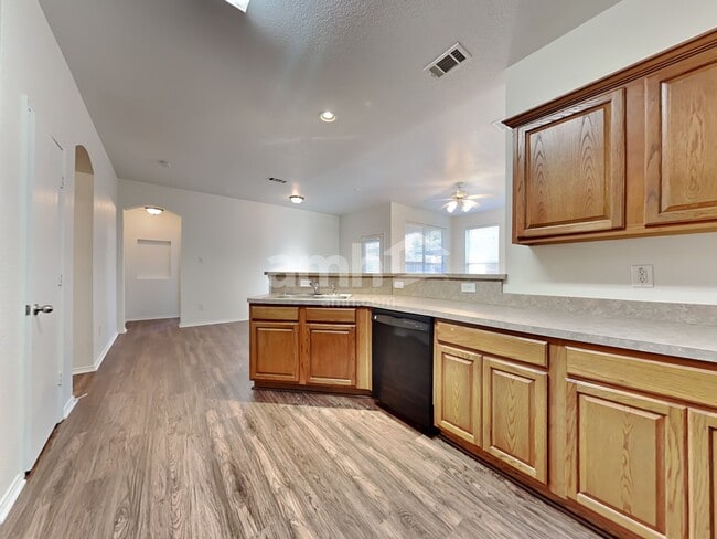 Photo - 8829 Stirrup Way