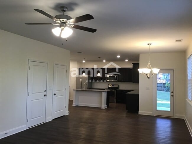 Photo - 84 Lindridge Dr