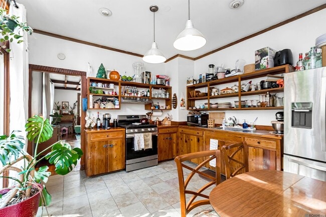 Photo - 521 Europe St