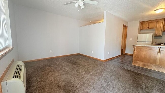 Photo - 1405 Neil Ln