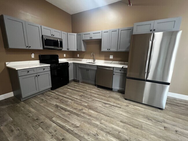 Building Photo - 70 Webster St Unit 102