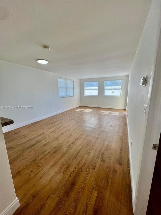 Photo - 8180 Geneva Ct Unidad 531