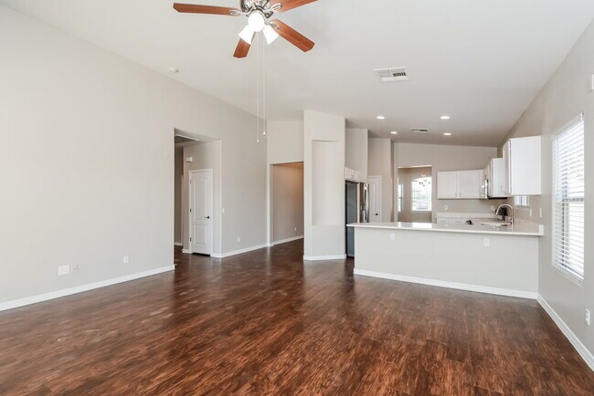 Photo - 15425 N Poppy St