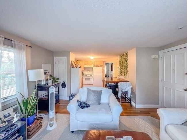 Building Photo - 18 Germain Ave Unit 3