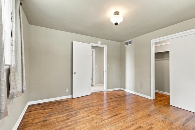 Photo - 3710 Stanley St