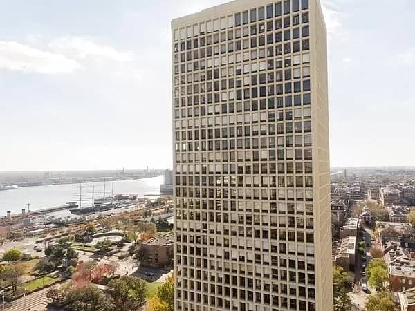 Building Photo - 200 Locust St Unit Society Hill Towers
