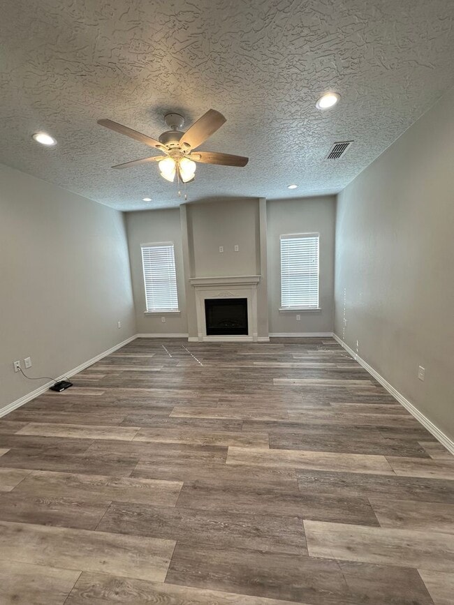 Photo - Stunning 3 Bed Home! Managed by Owner!