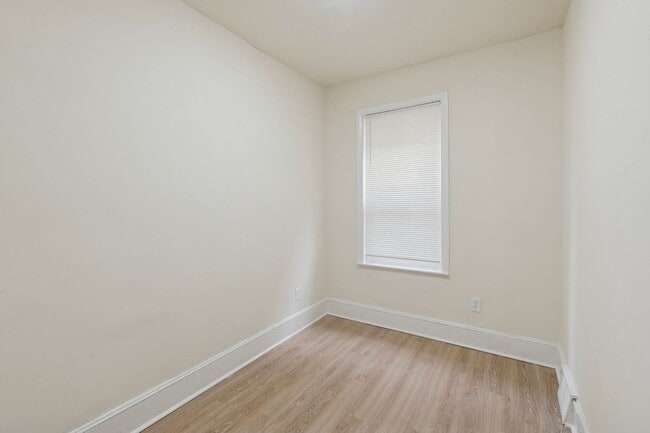 Photo - 5532 N Lawrence St Unit 1