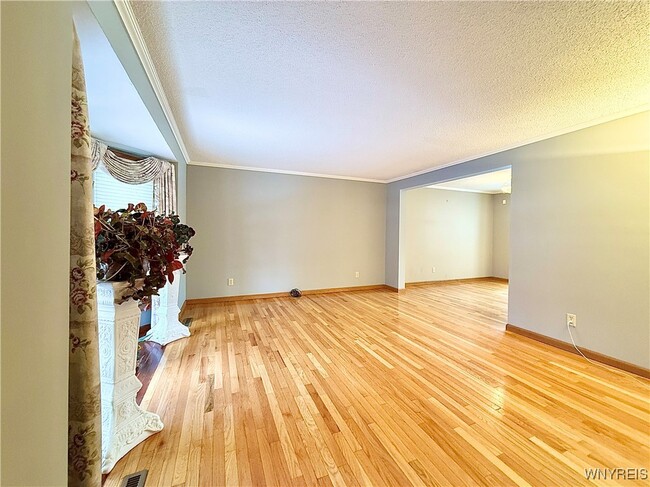 Photo - 8 Hummingbird Ln