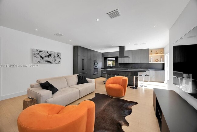 Photo - 5827 SW 69th Ct