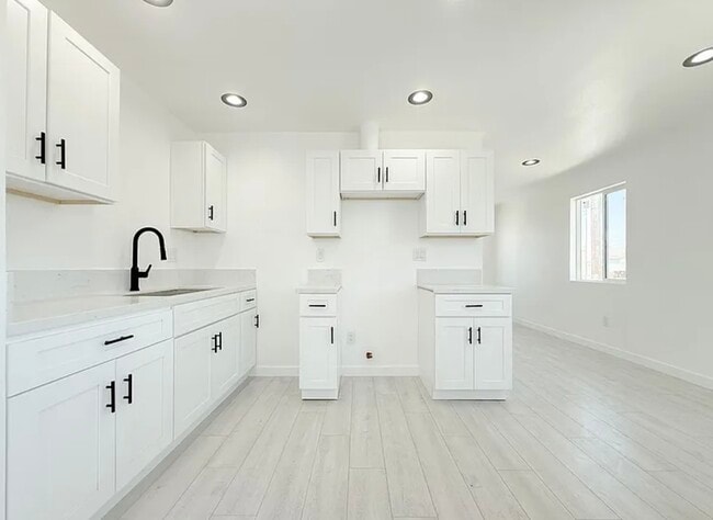 Photo - 518 N Wilmington Ave