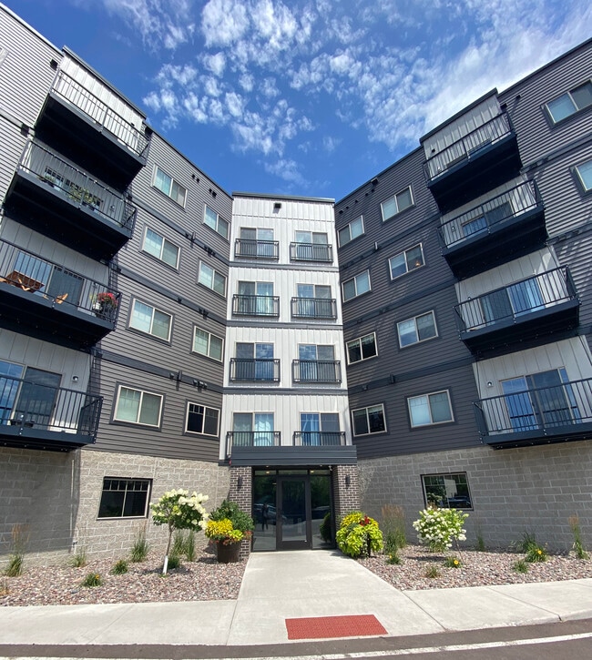 Onyx Main Entry - Onyx of Superior Unit 409