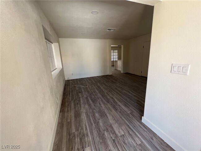 Photo - 2805 Willow Wind