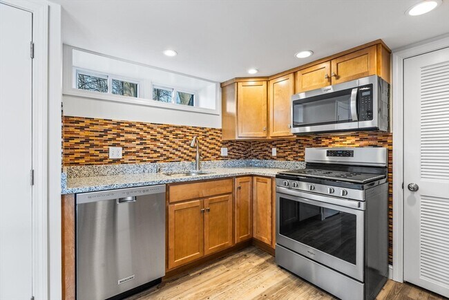 Photo - 2 Deane Ave Unidad A