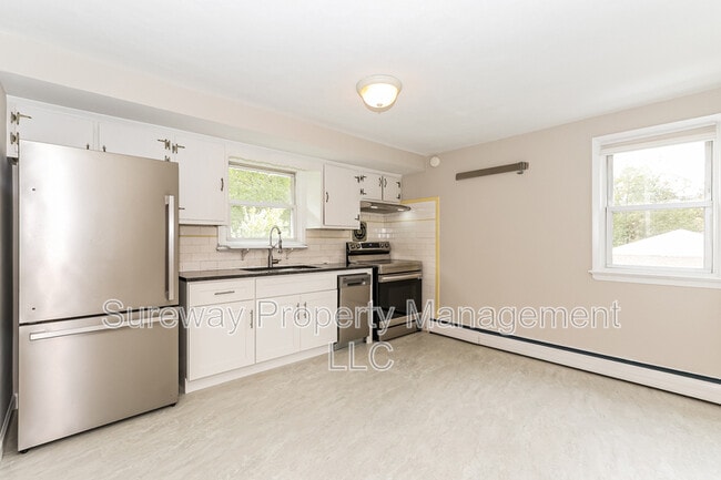 Photo - 18 Crest Ave Unit B- Upstairs