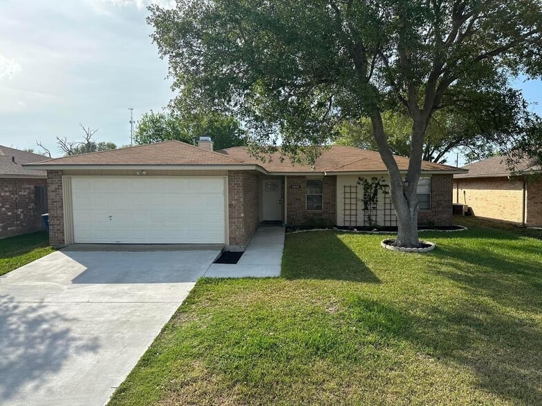 2809 Erie Dr