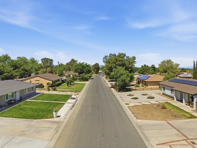 9837 E Avenue R10