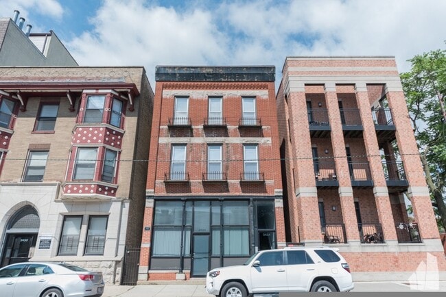 Building Photo - 2454 N Southport Ave Unit 1