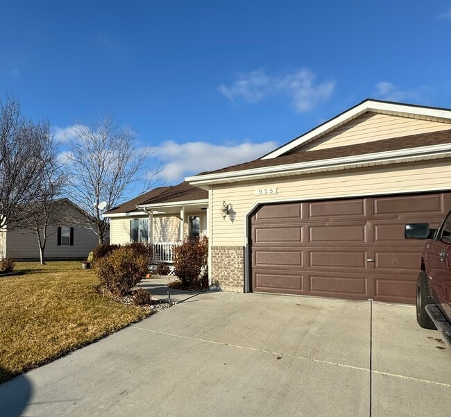 Photo - 925 Julia St