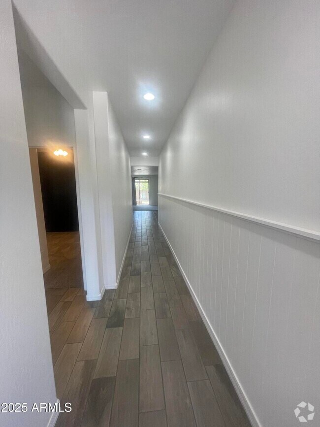 Building Photo - 13159 W Rowel Rd Rental